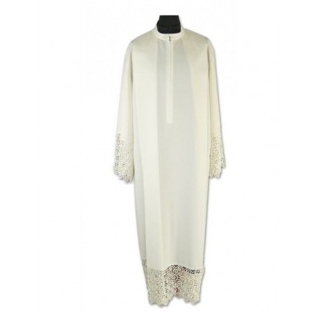 Alba sacerdotal tradicional con guipur, color crudo (14)