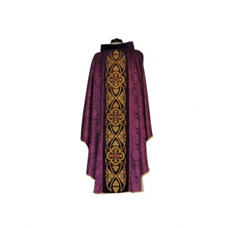 Casulla con rosetón color morado - cinturón de terciopelo (10)